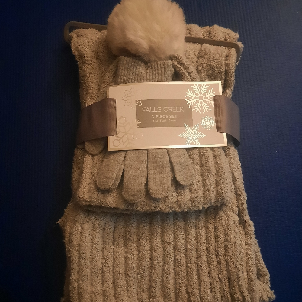 Falls Creek Soft Gray Winter Set